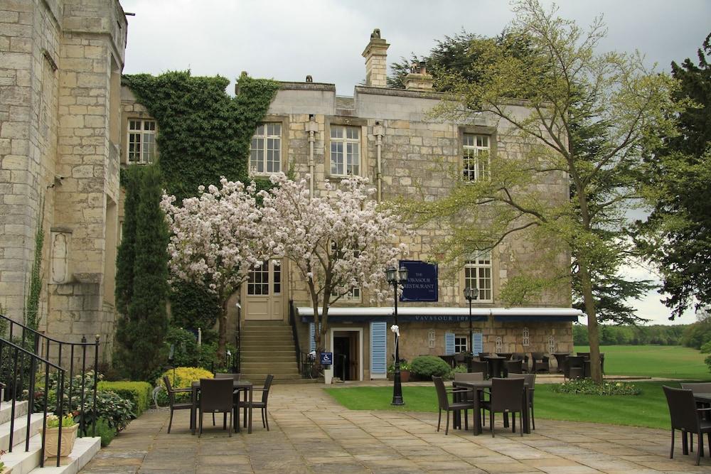 Hazlewood Castle & Spa Tadcaster Eksteriør billede
