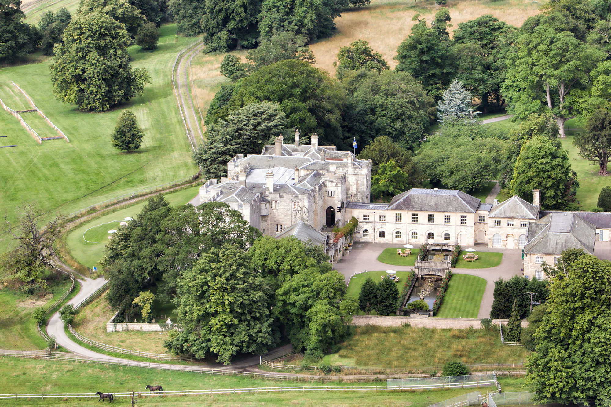 Hazlewood Castle & Spa Tadcaster Eksteriør billede